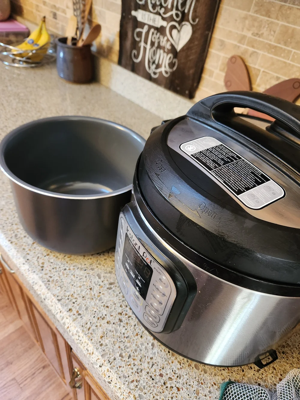 Instant Pot Electric Pressure Cooker - With Extra Non Stick Pan 6 Quart